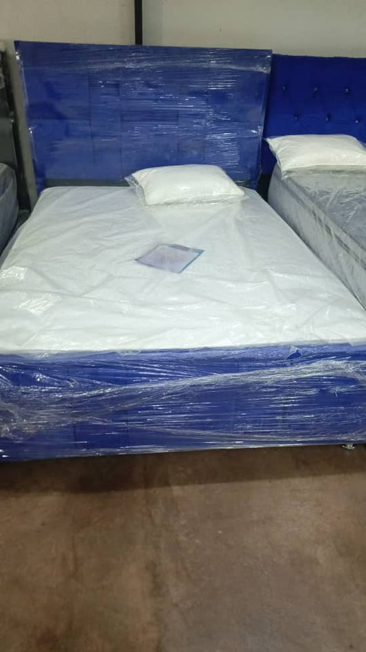cama matrimunial de 140*190 forrada entela con cpete