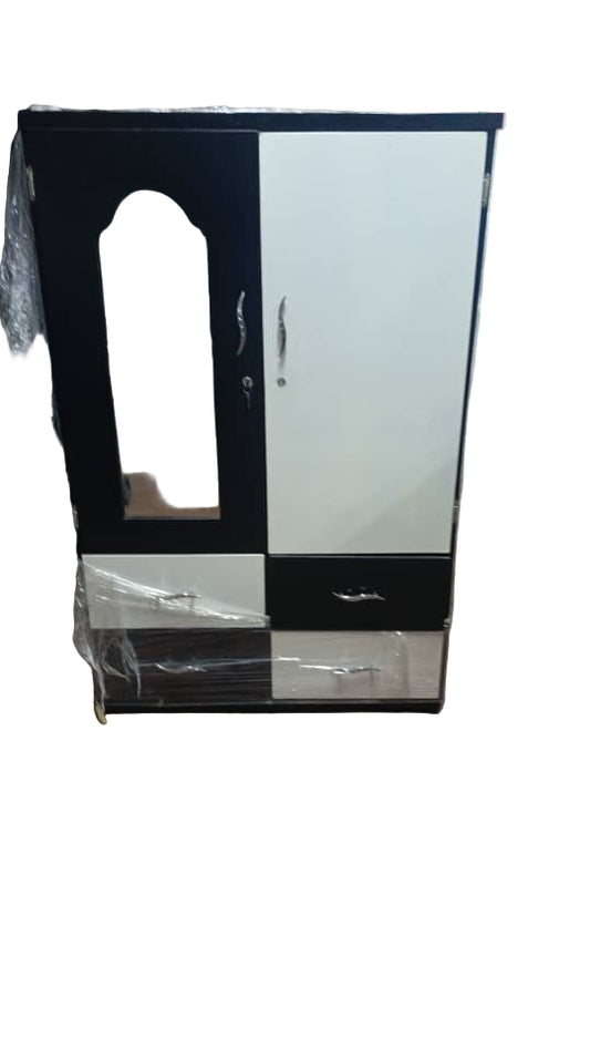 escaparate de dos puerta con gaveta co espejo jesus